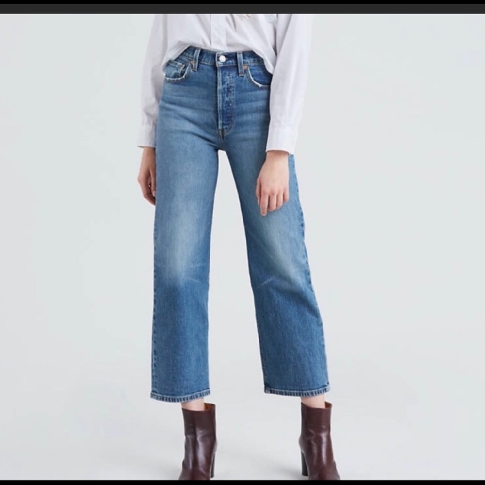 Levi’s premium ribcage straight ankle Jeans